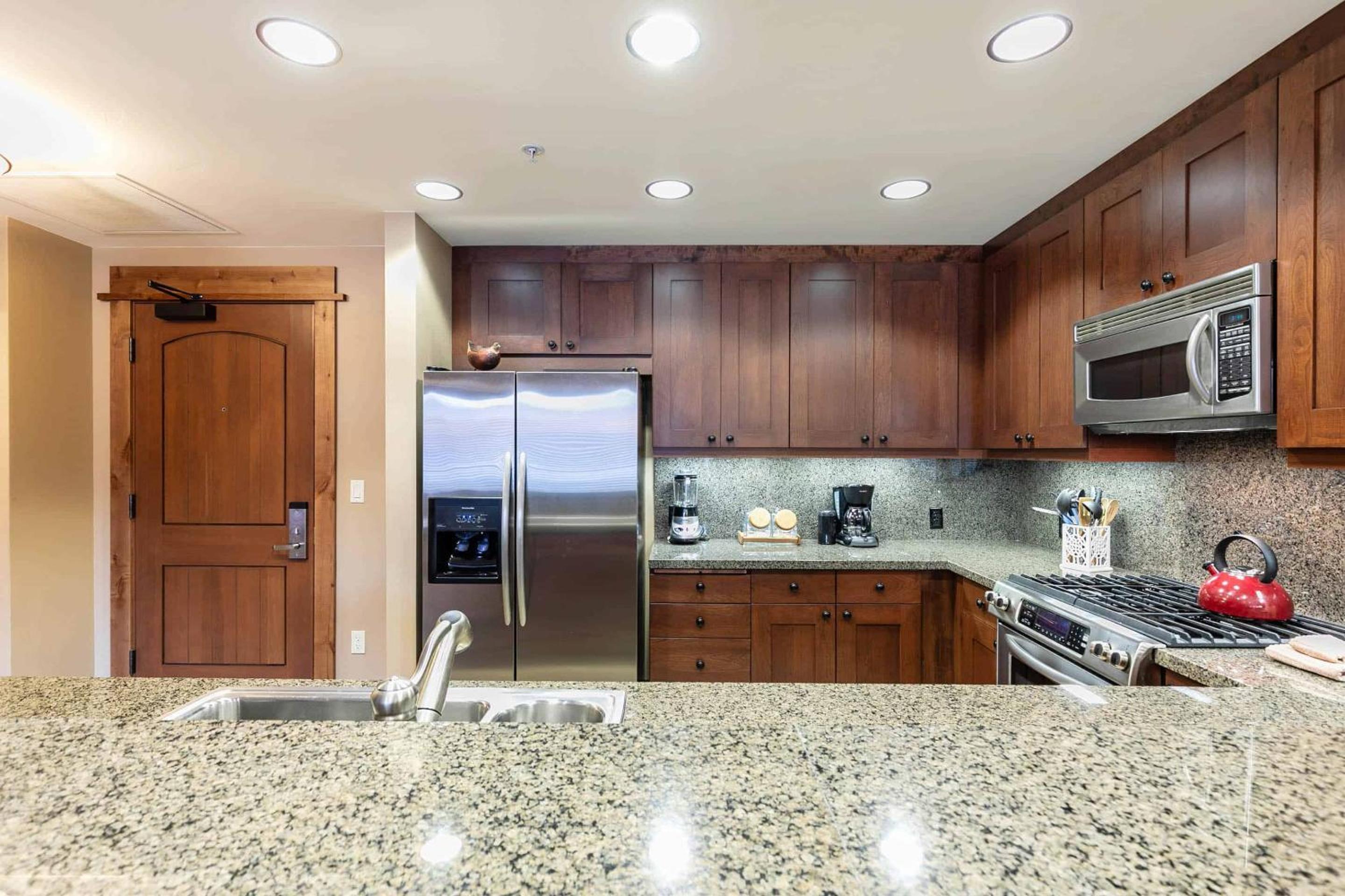 Lake Tahoe Vacations - Catamount Lodge 201B by East West Hospitality - Property Image 16