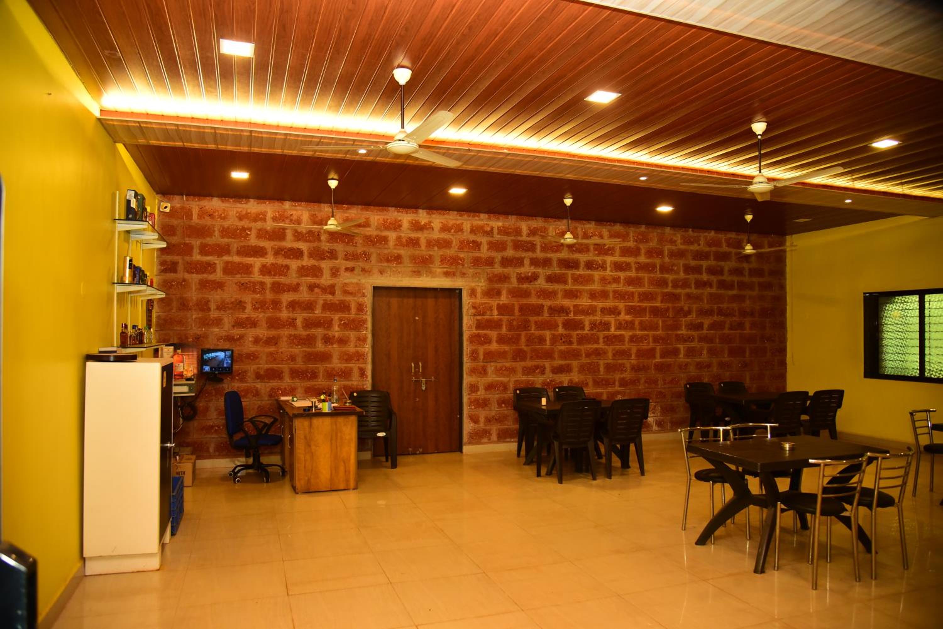 Hotel Shalini Palace