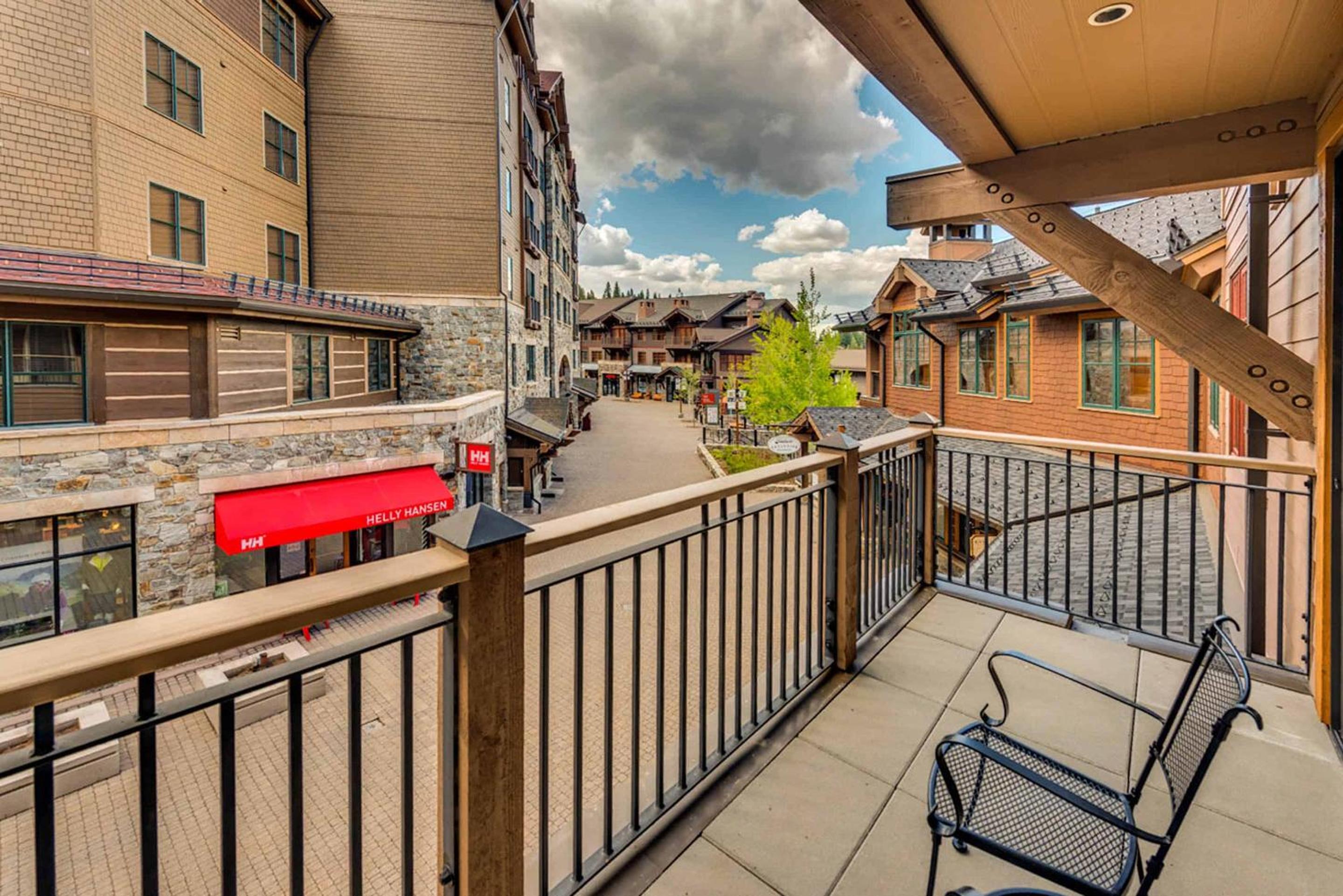 Lake Tahoe Vacations - Catamount Lodge 204B by East West Hospitality - Property Image 10