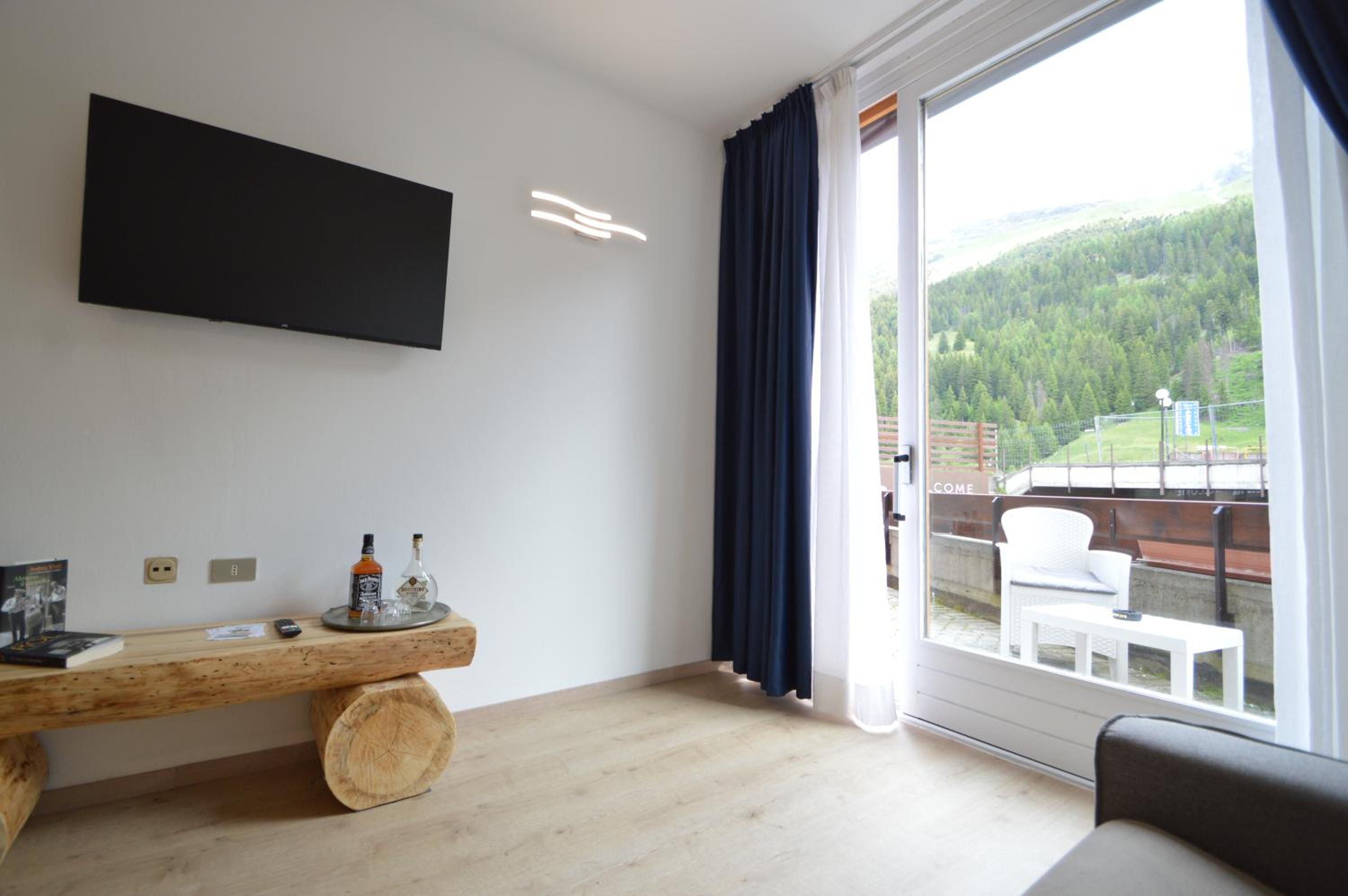 Ary Holiday Home Ski , Bike & Walk view 5
