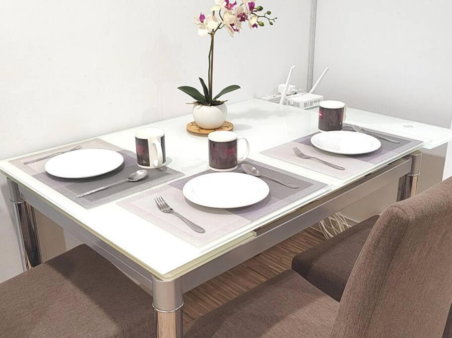 Exclusive Studio, 20th, 5pax, Gurney, Mansion One, Gleneagle Hospital photo 4