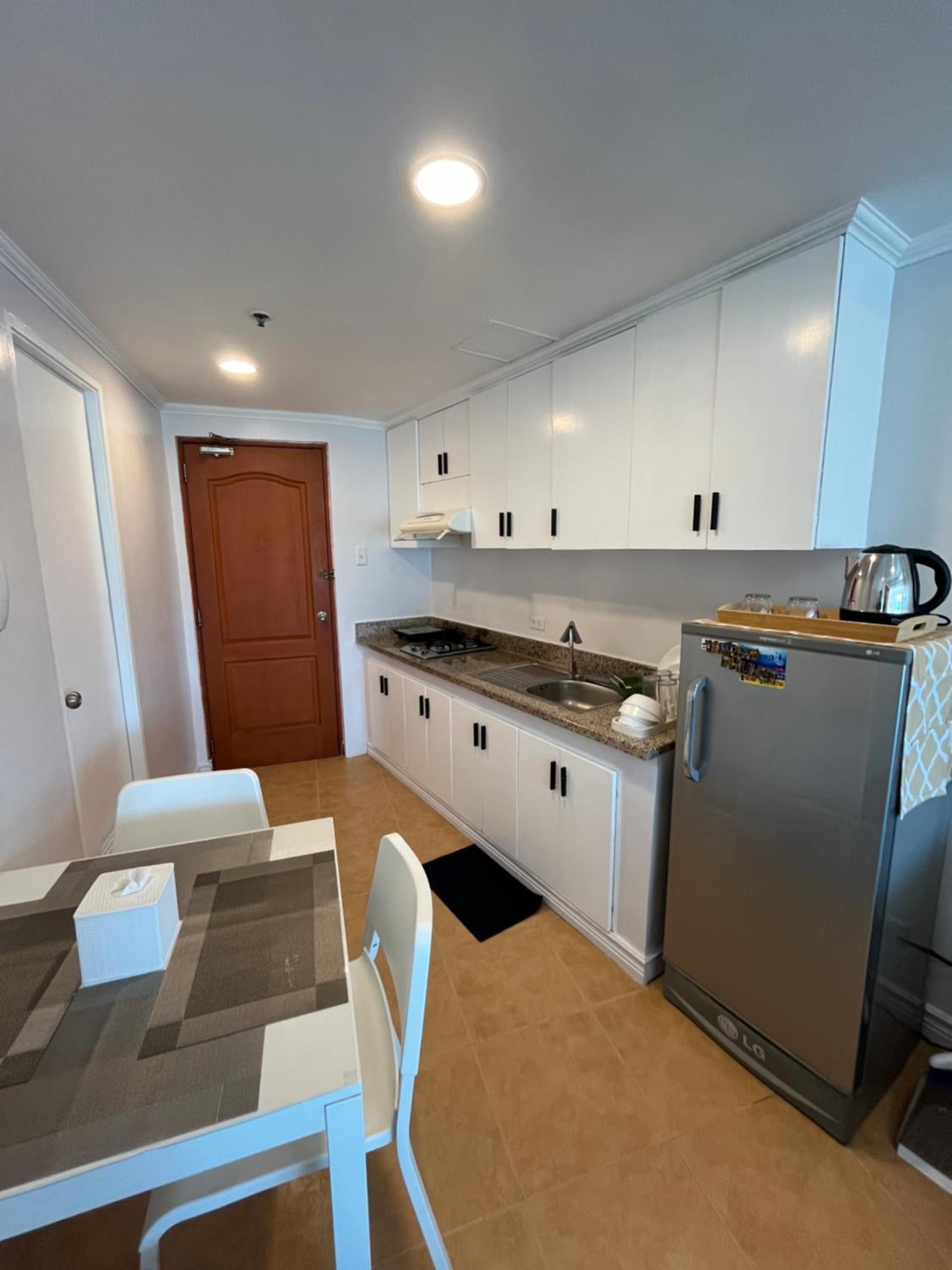 1BR Lee Gardens Condominium, Shaw Boulevard, Mandaluyong view 2