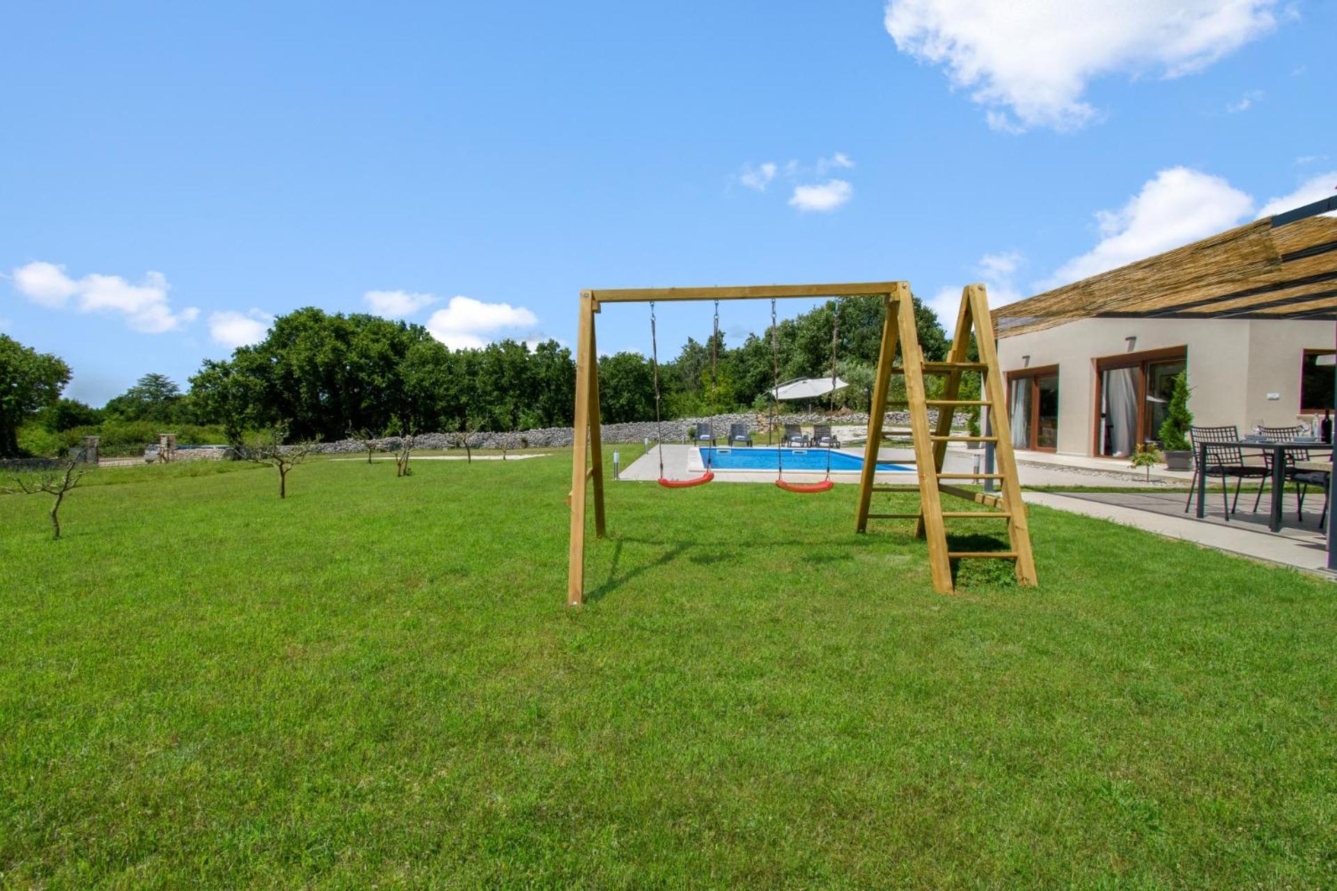 Villa Deni - by Istrabook
