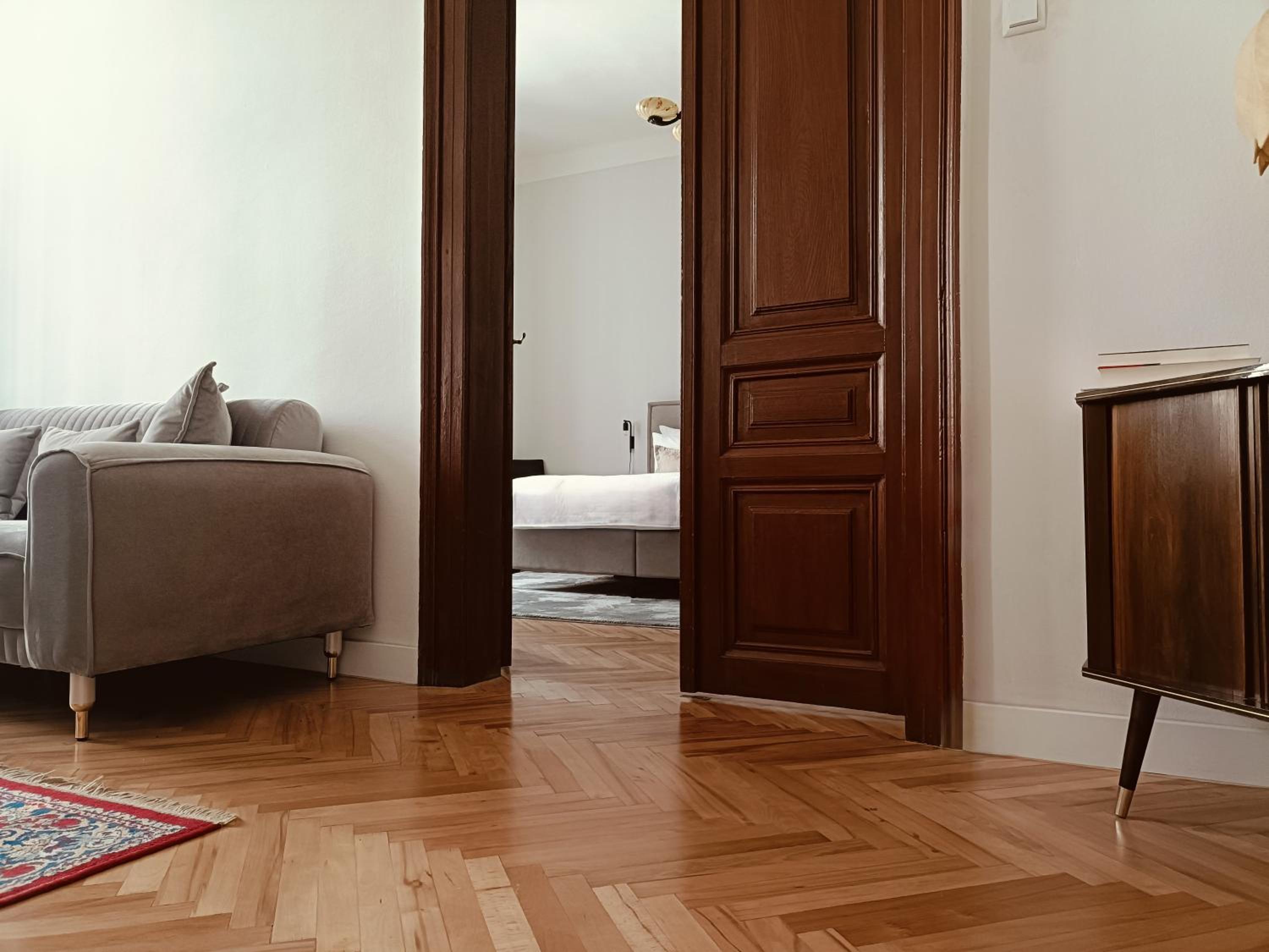 Unique & Spacious 3BR Historic Flat in City Centre