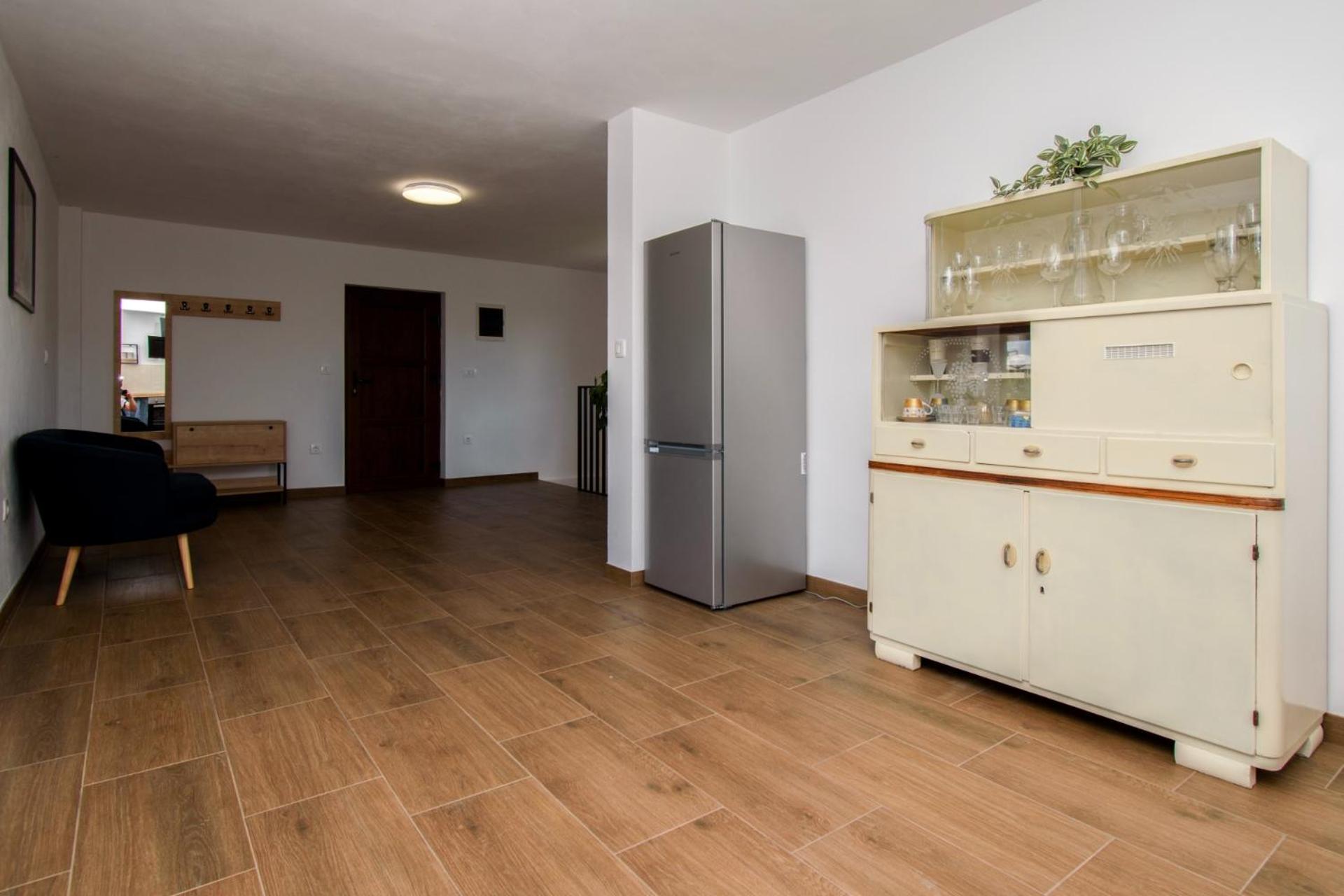 Villa Deni - by Istrabook