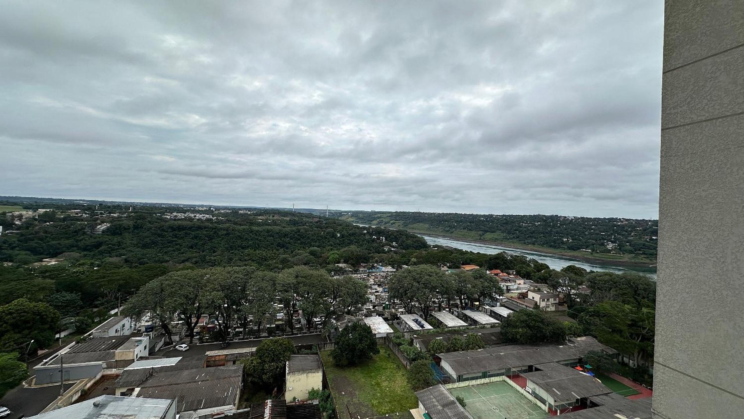 Grande apartamento no centro de Foz do Iguaçu