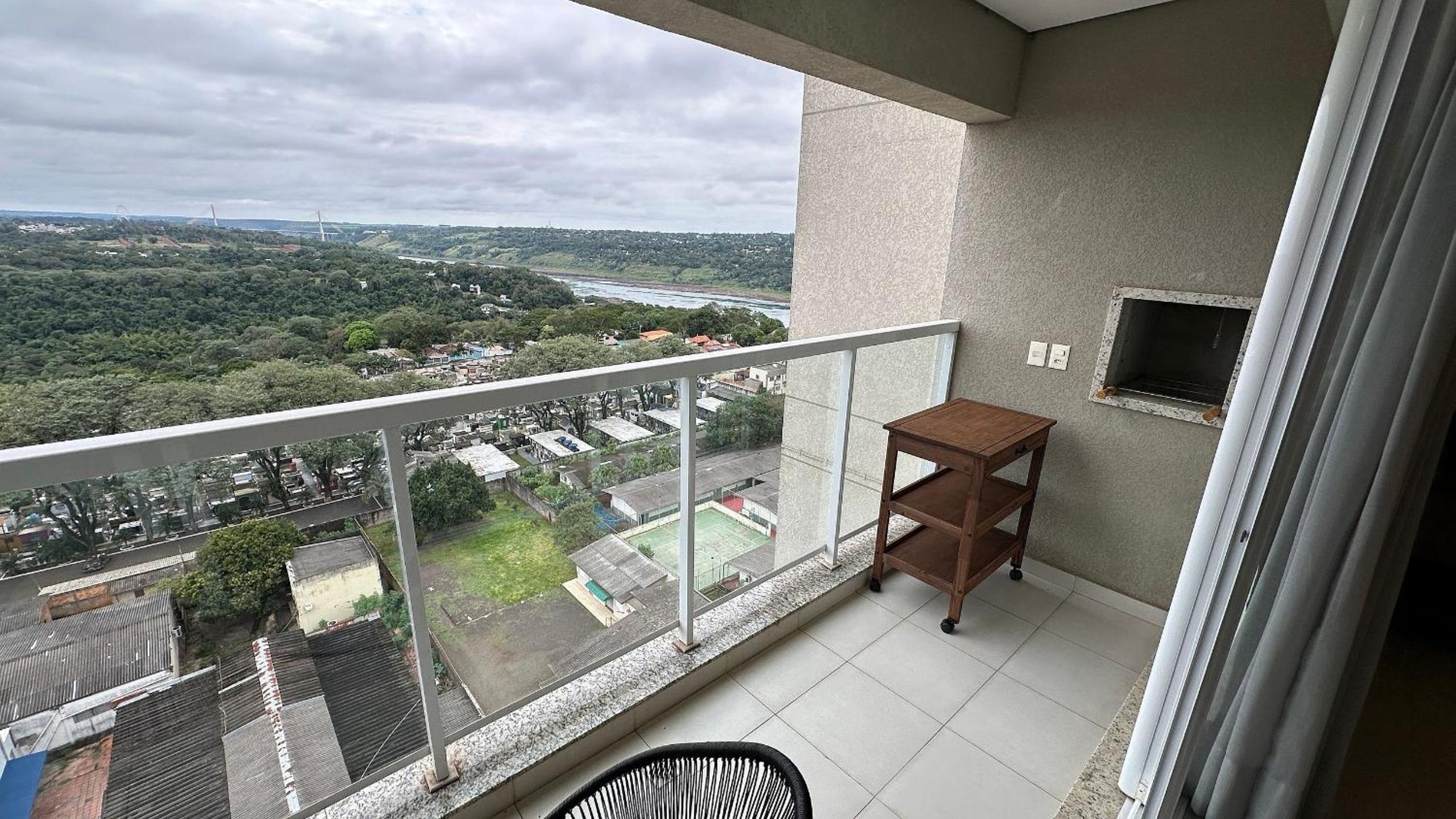 Grande apartamento no centro de Foz do Iguaçu