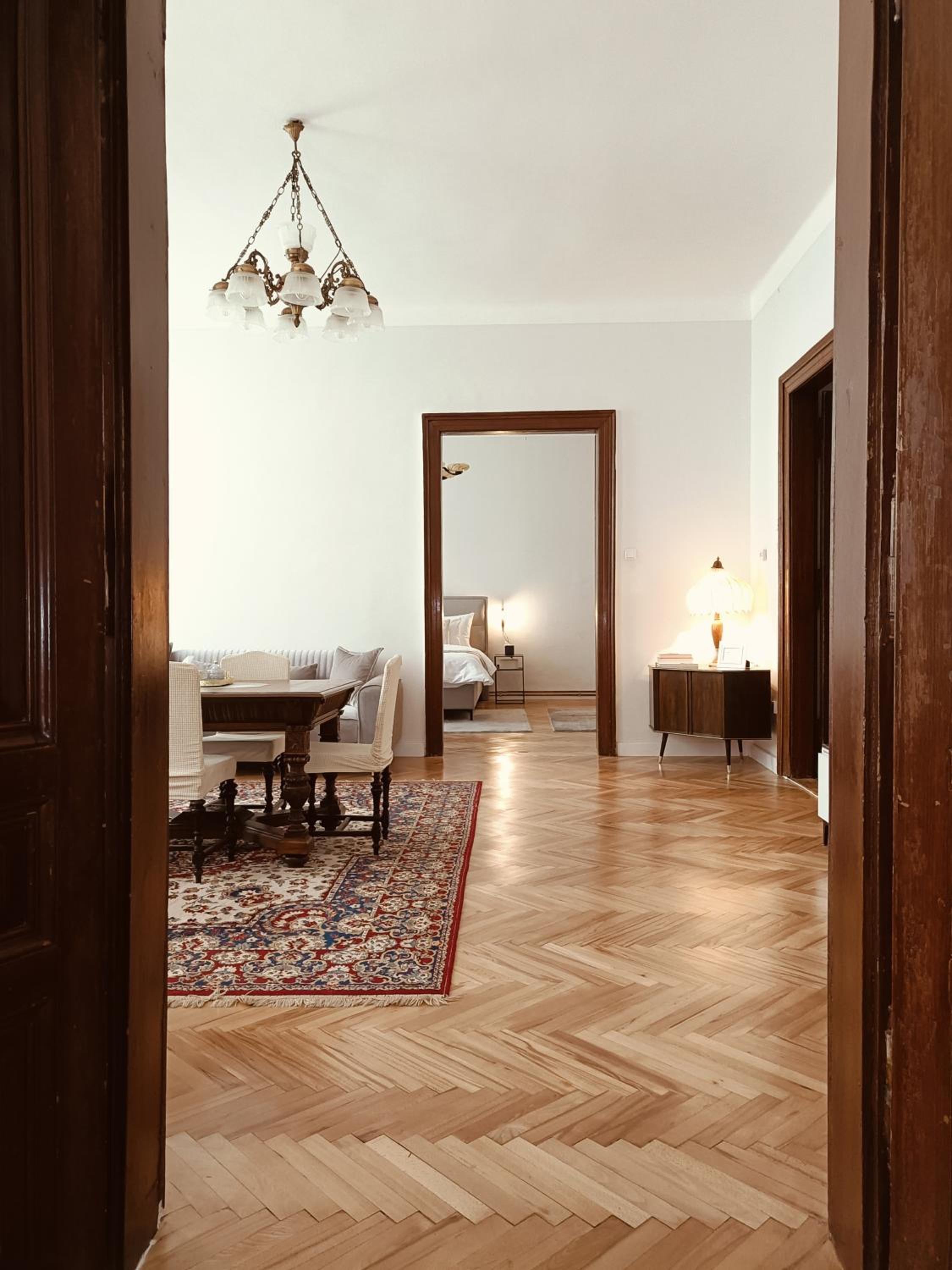 Unique & Spacious 3BR Historic Flat in City Centre