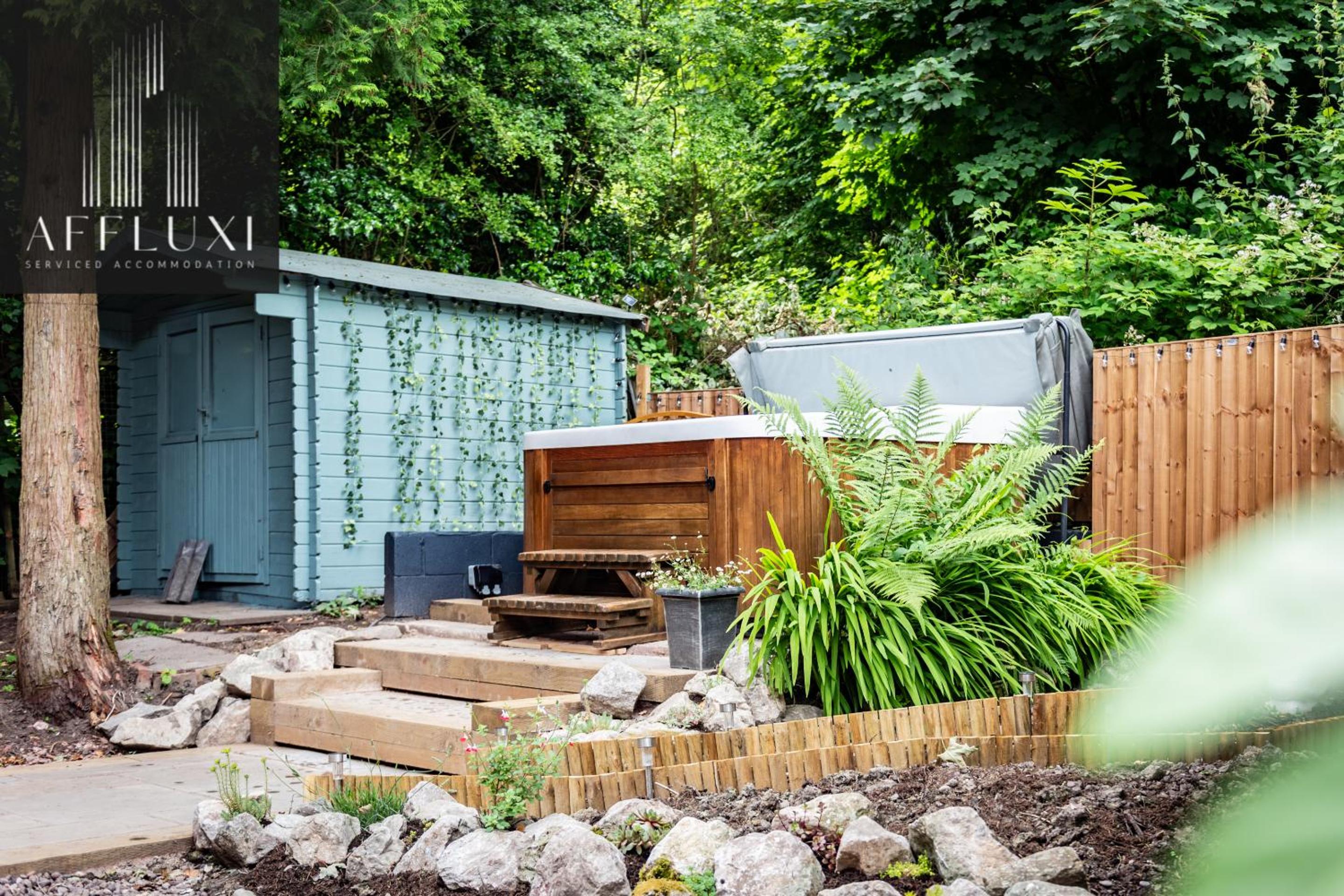 Ironbridge Hot Tub Retreat - Sleeps 10 view 2