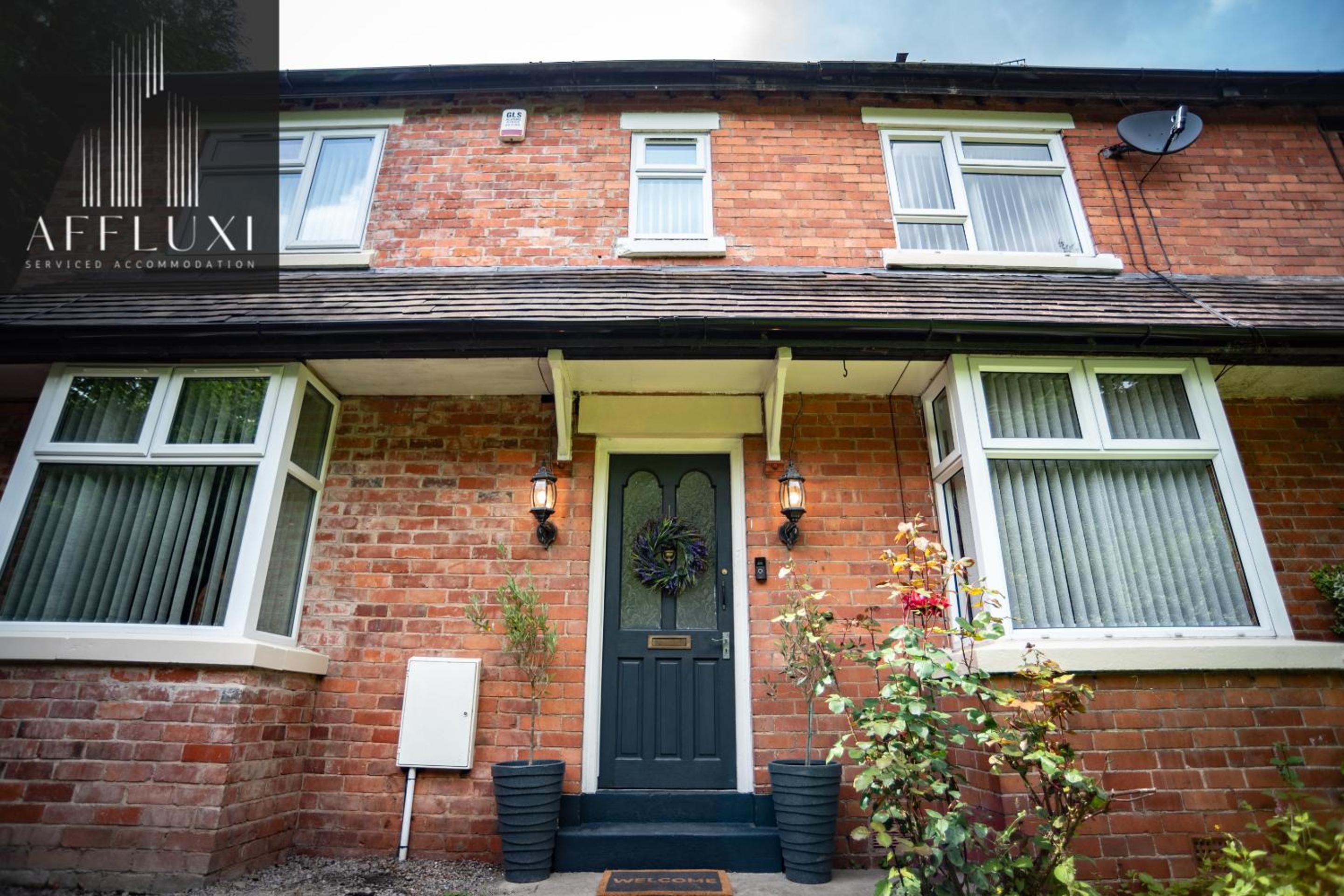 Hotel Ironbridge Hot Tub Retreat - Sleeps 10