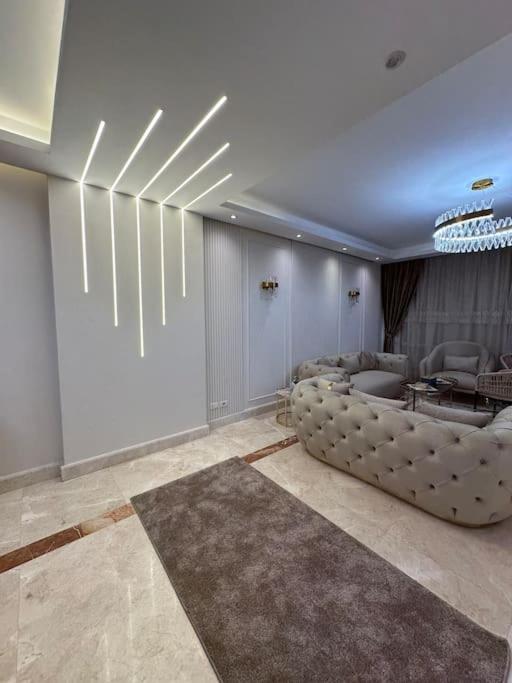 Royal Suite near City Star Mall 3 Bedroom Apart
