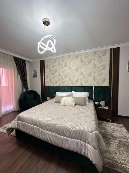 Royal Suite near City Star Mall 3 Bedroom Apart