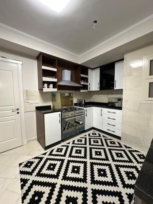 Royal Suite near City Star Mall 3 Bedroom Apart