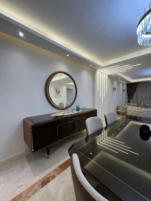 Royal Suite near City Star Mall 3 Bedroom Apart