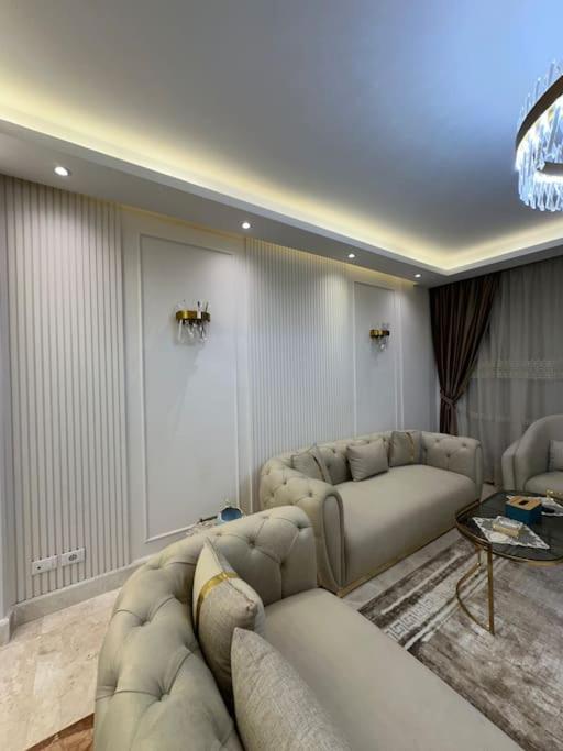 Royal Suite near City Star Mall 3 Bedroom Apart