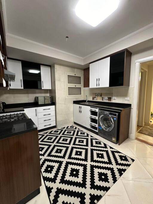 Royal Suite near City Star Mall 3 Bedroom Apart