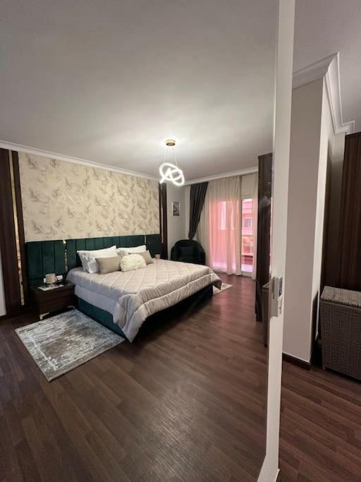 Royal Suite near City Star Mall 3 Bedroom Apart