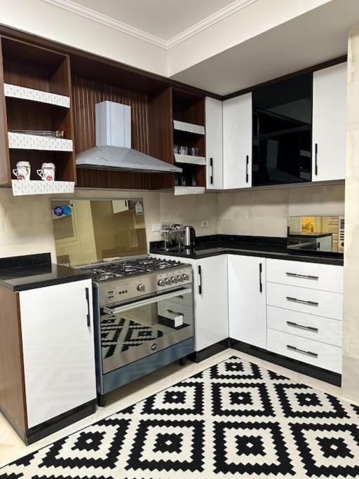Royal Suite near City Star Mall 3 Bedroom Apart