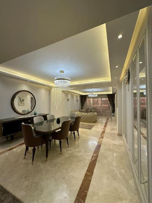 Royal Suite near City Star Mall 3 Bedroom Apart