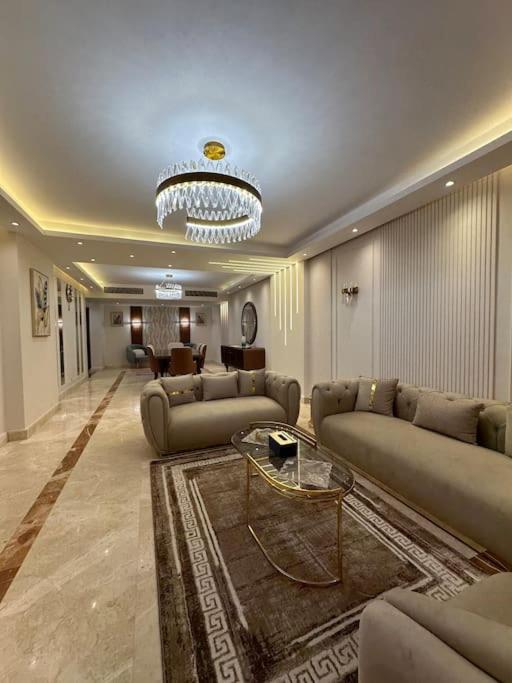 Royal Suite near City Star Mall 3 Bedroom Apart