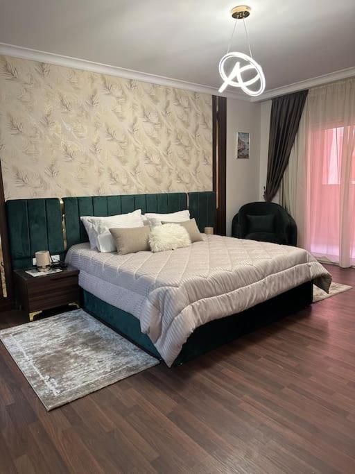 Royal Suite near City Star Mall 3 Bedroom Apart