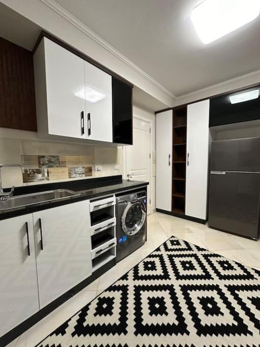Royal Suite near City Star Mall 3 Bedroom Apart
