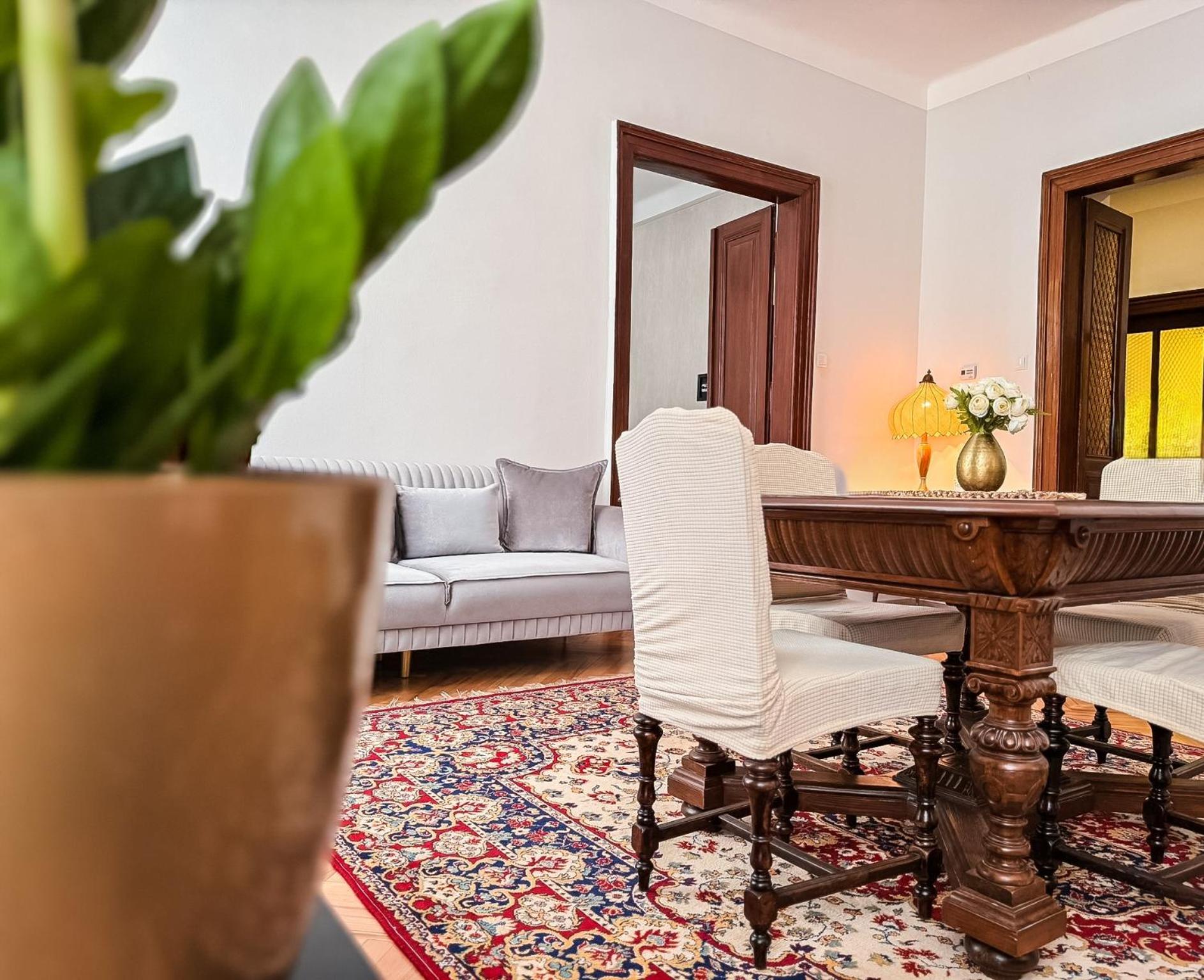 Unique & Spacious 3BR Historic Flat in City Centre