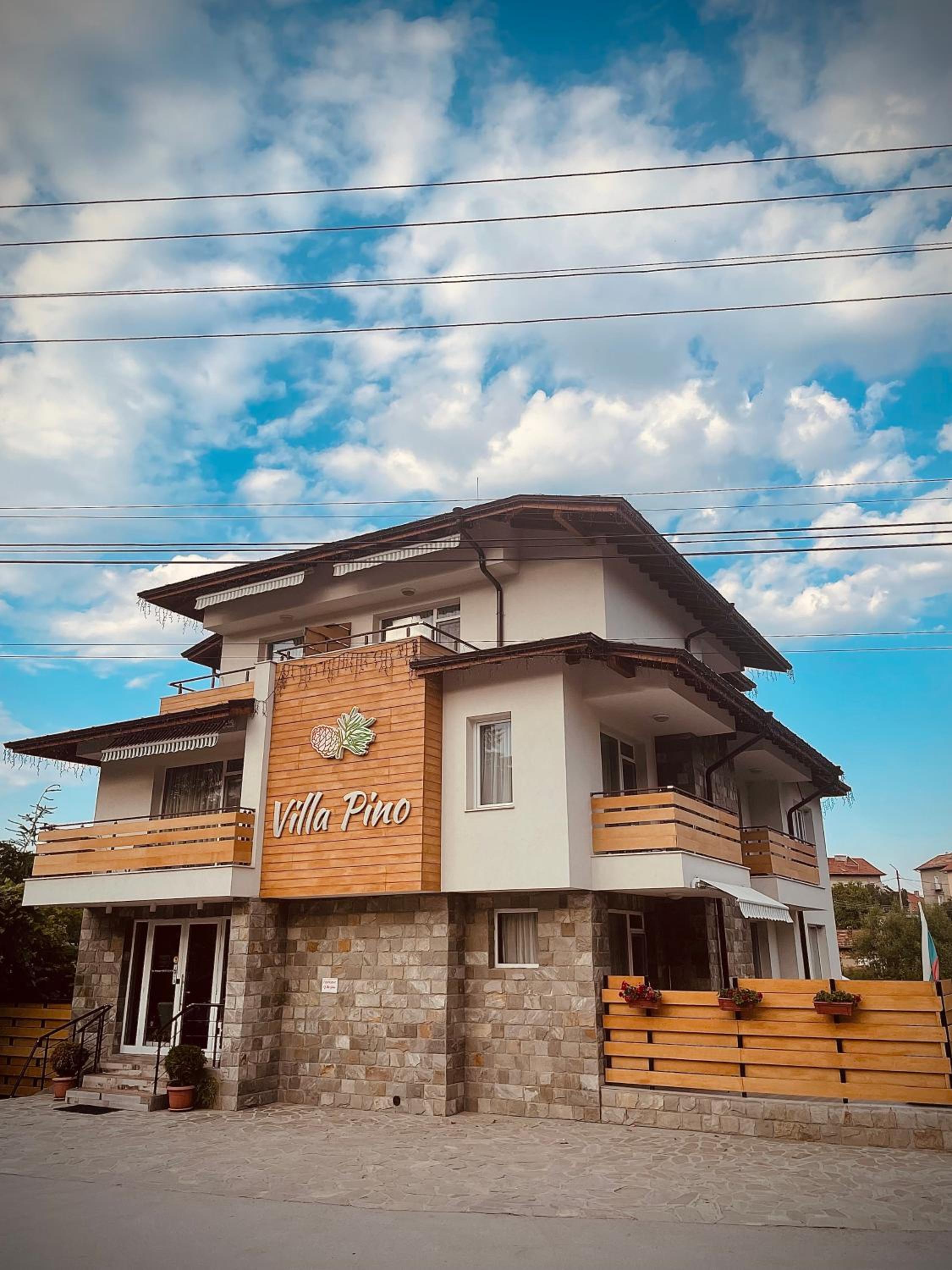 Hotel Villa Pino - Image 1