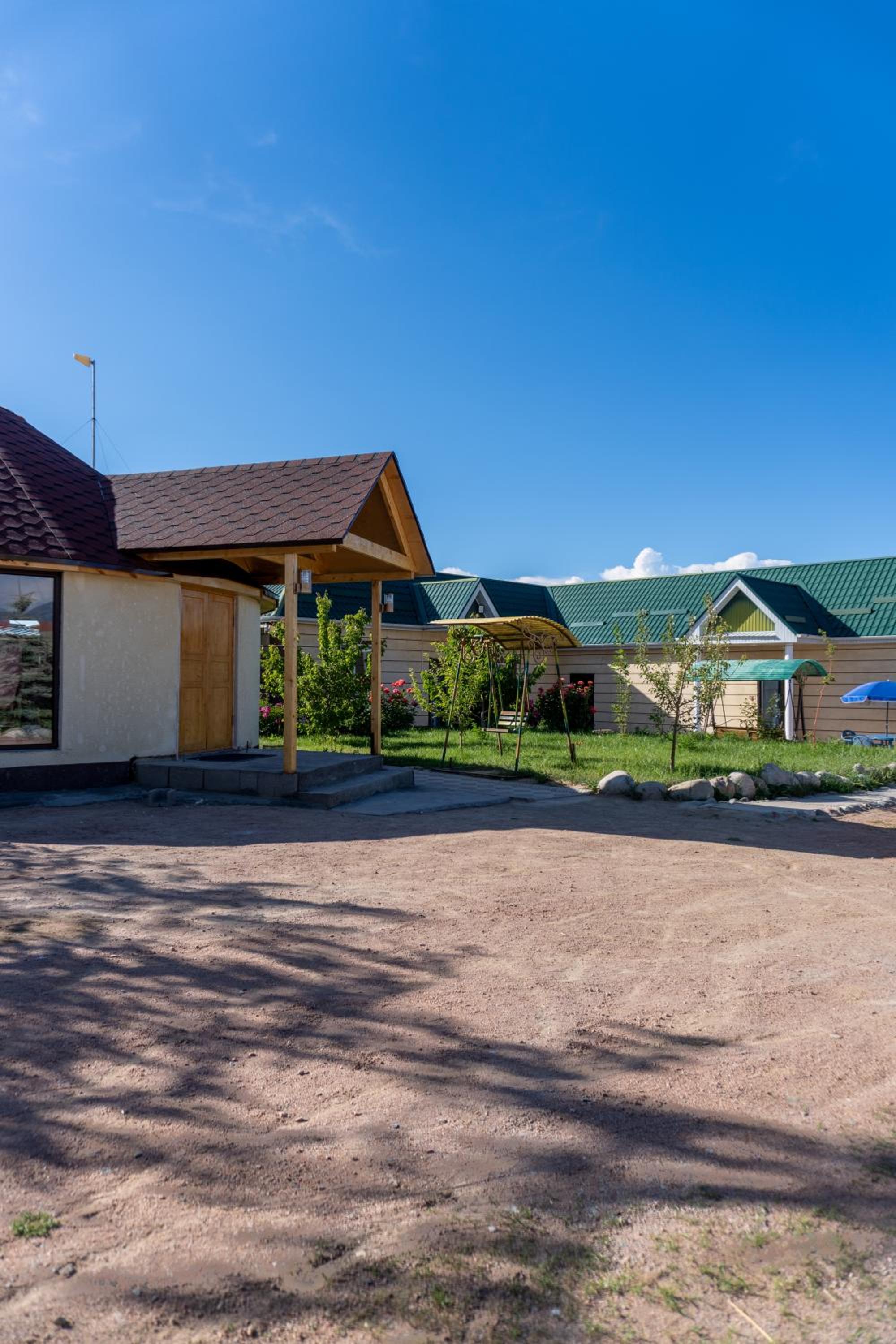 Guest house and yurt camp Svetlana