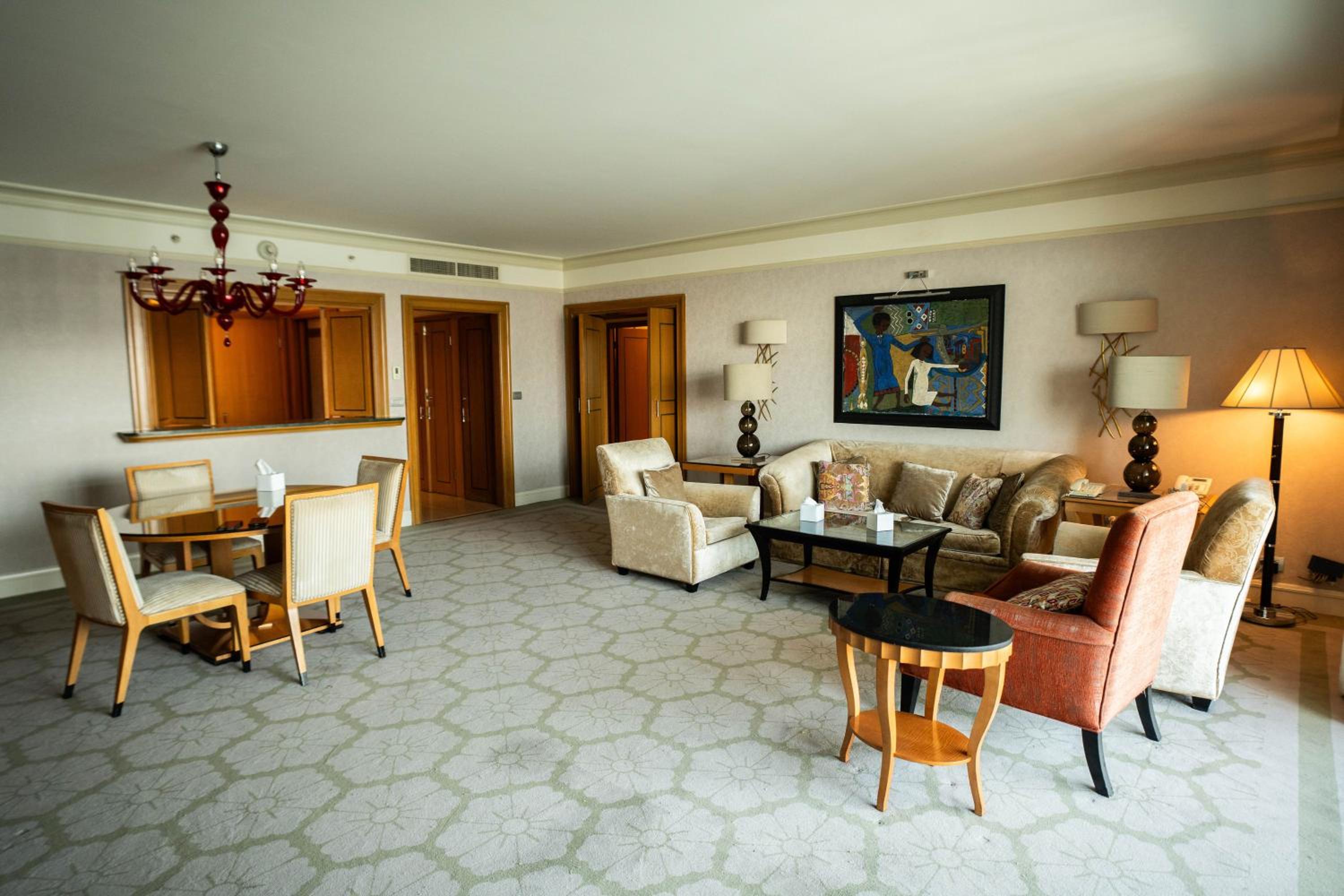 Xperience Suites-Four Seasons Nile Plaza