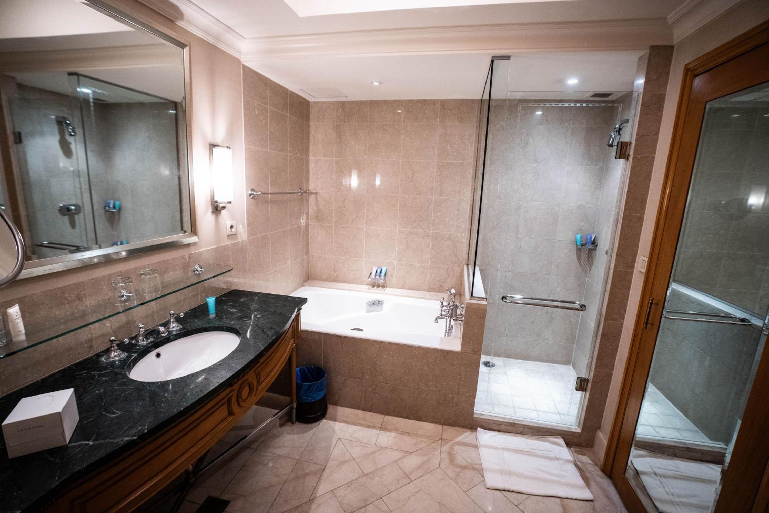Xperience Suites-Four Seasons Nile Plaza