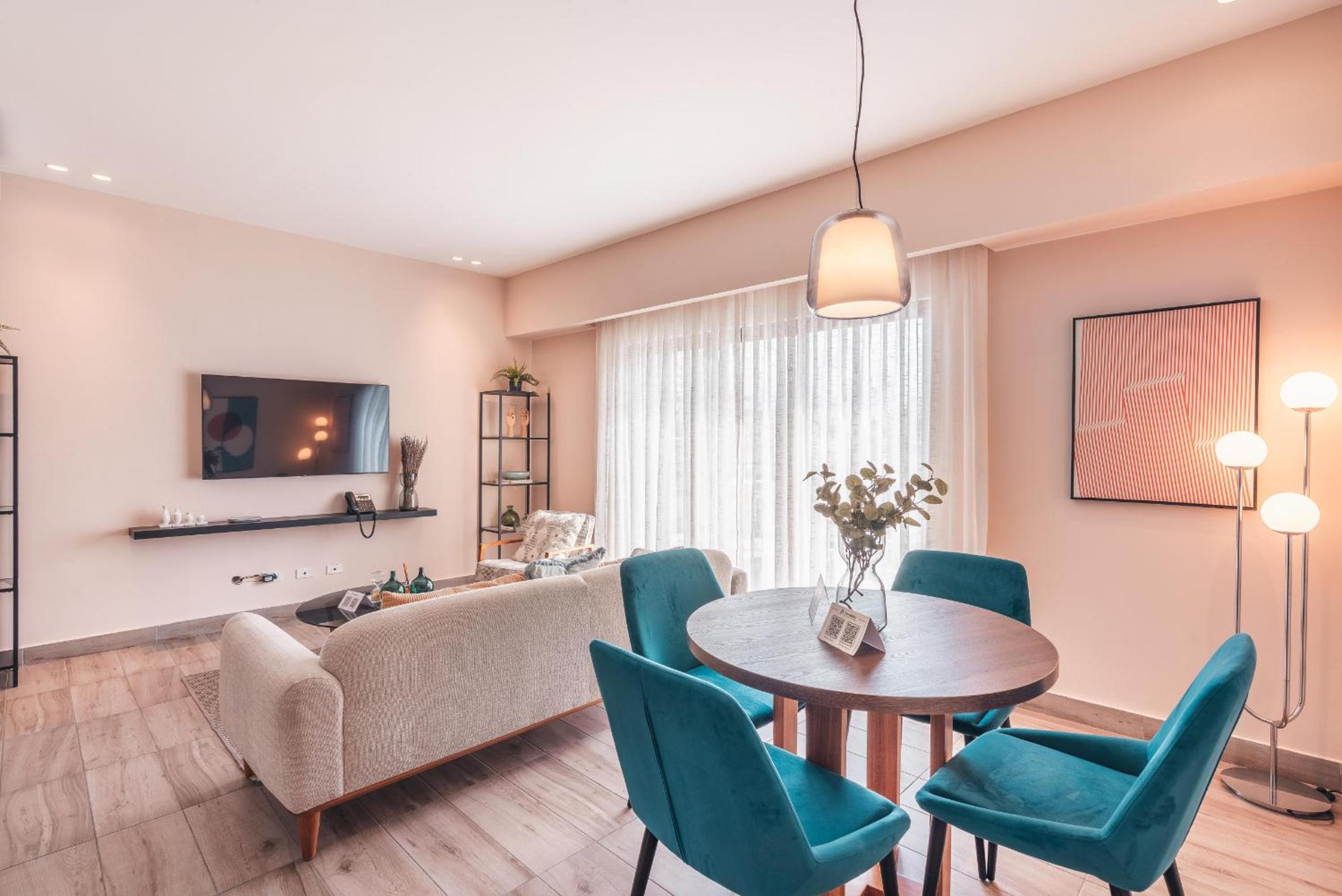 Breakfast Included at Regatta Living 304 view 3