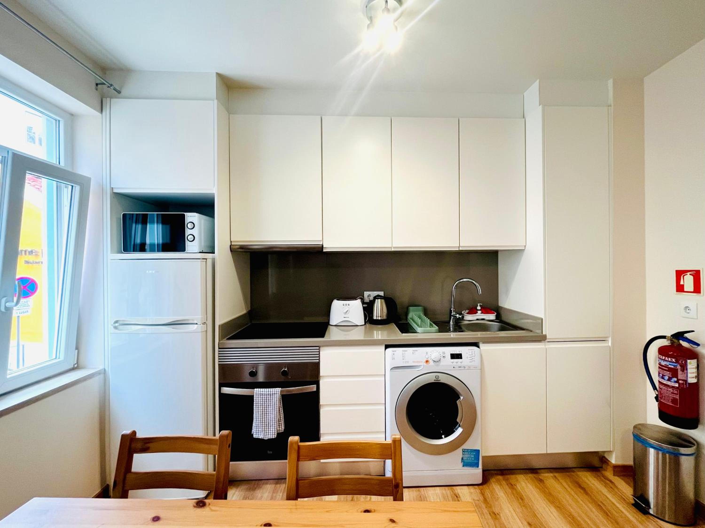 BRANDNEW Designer's 2-bed Apartment Lisbon 1011D view 4