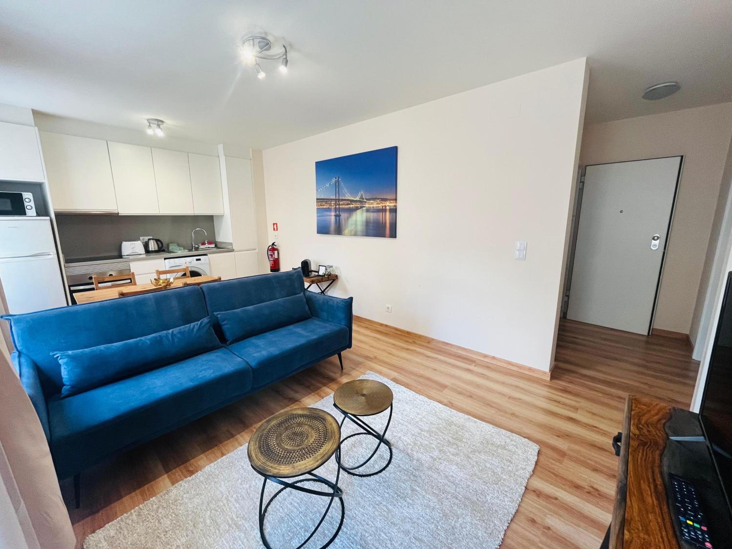 BRANDNEW Designer's 2-bed Apartment Lisbon 1011D view 3