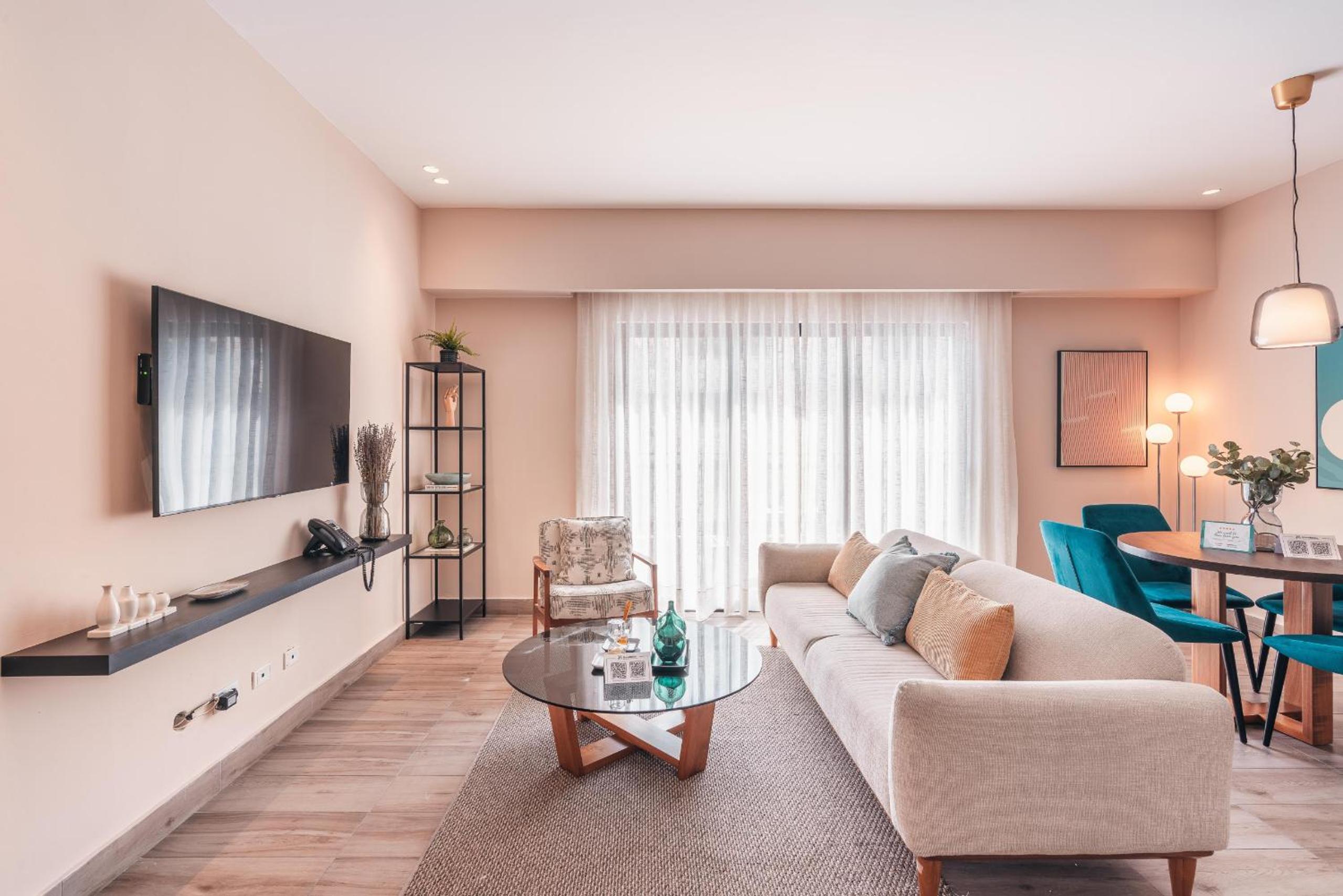 Breakfast Included at Regatta Living 304 view 5