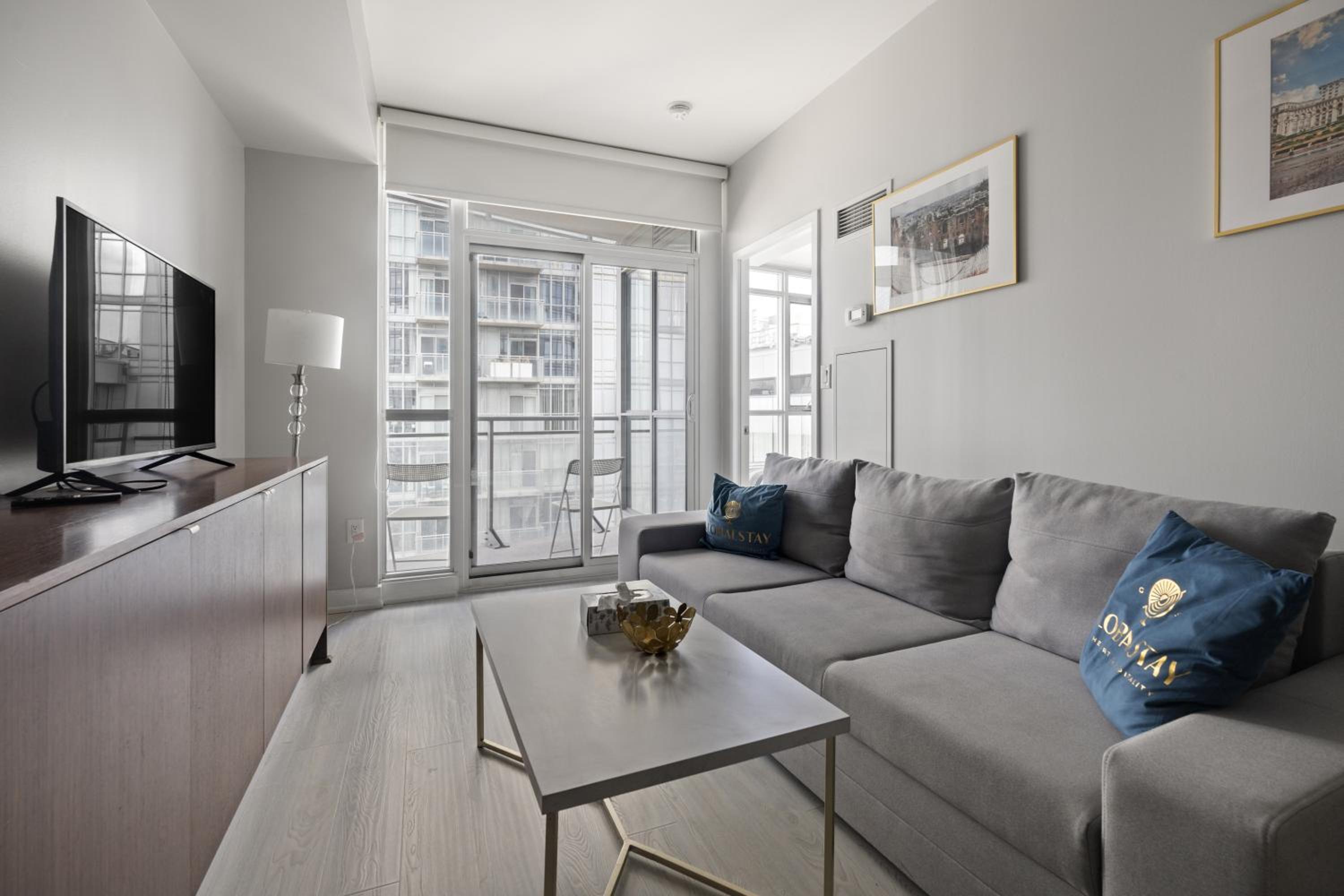 GLOBALSTAY. Elegant Downtown Apartments view 5