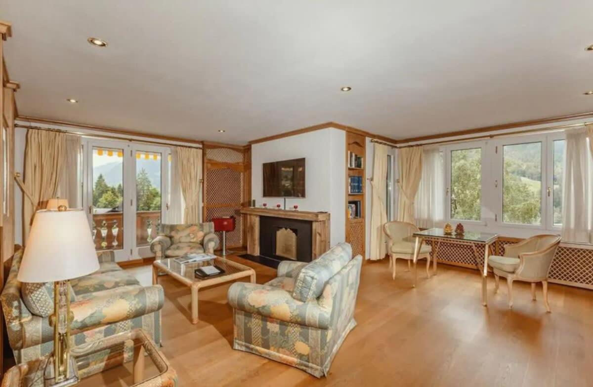 Luxurious serviced Flat in TOP 5 Star Park Hotel