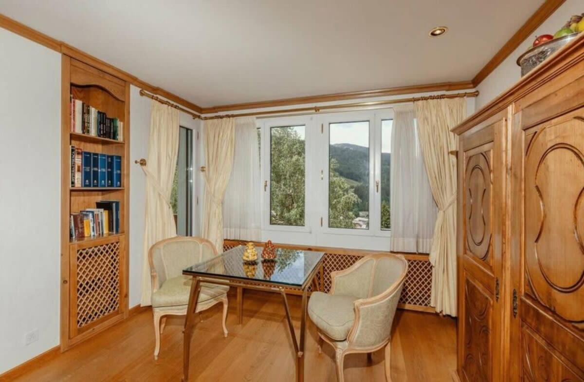 Luxurious serviced Flat in TOP 5 Star Park Hotel