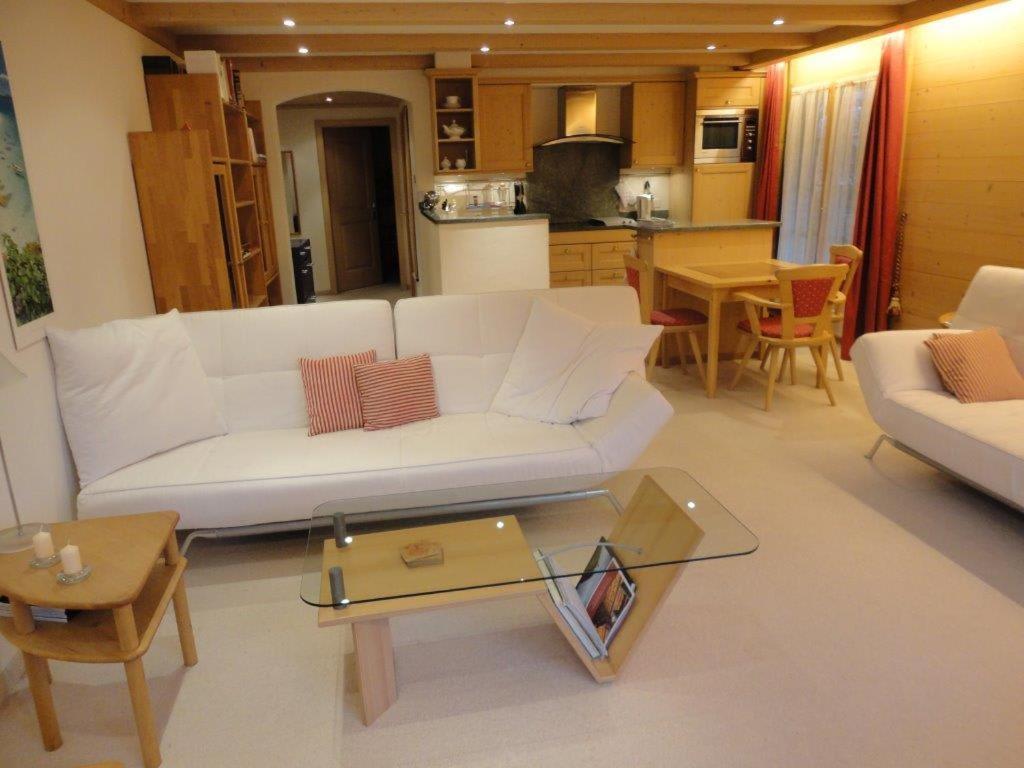 Minutes Walk from Gstaad Center - Great Apartment