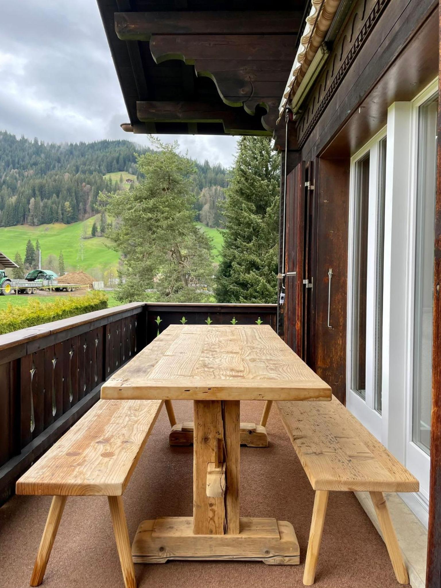 Alpine Haven 3-bedroom Chalet in Gstaad