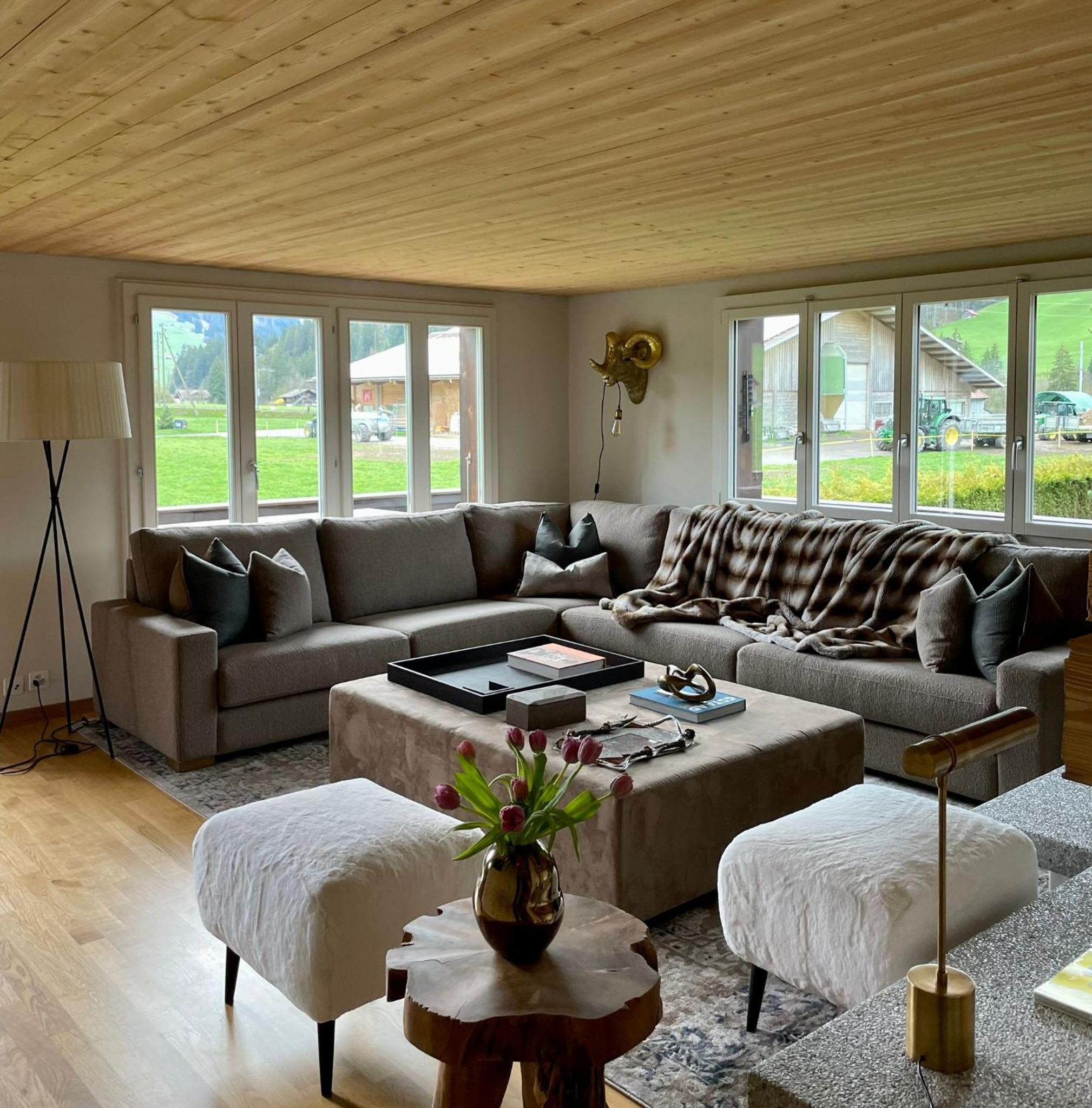 Alpine Haven 3-bedroom Chalet in Gstaad