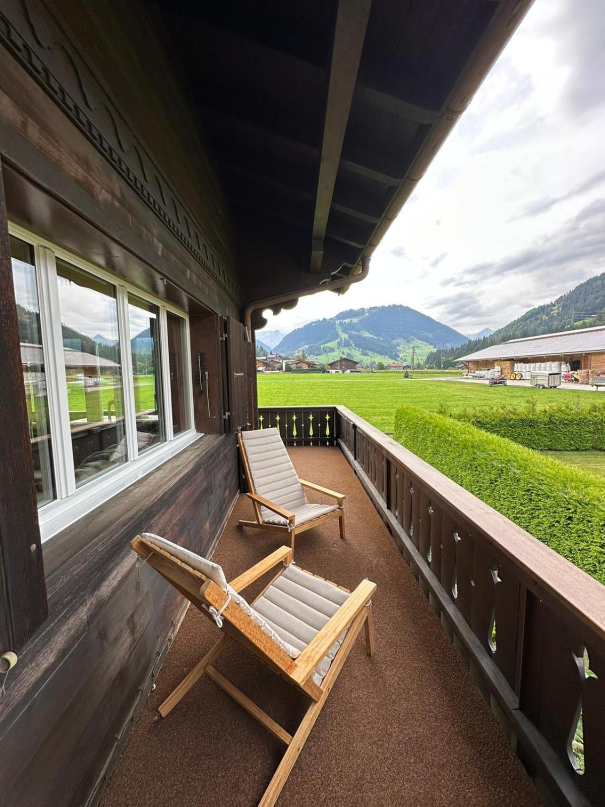 Alpine Haven 3-bedroom Chalet in Gstaad
