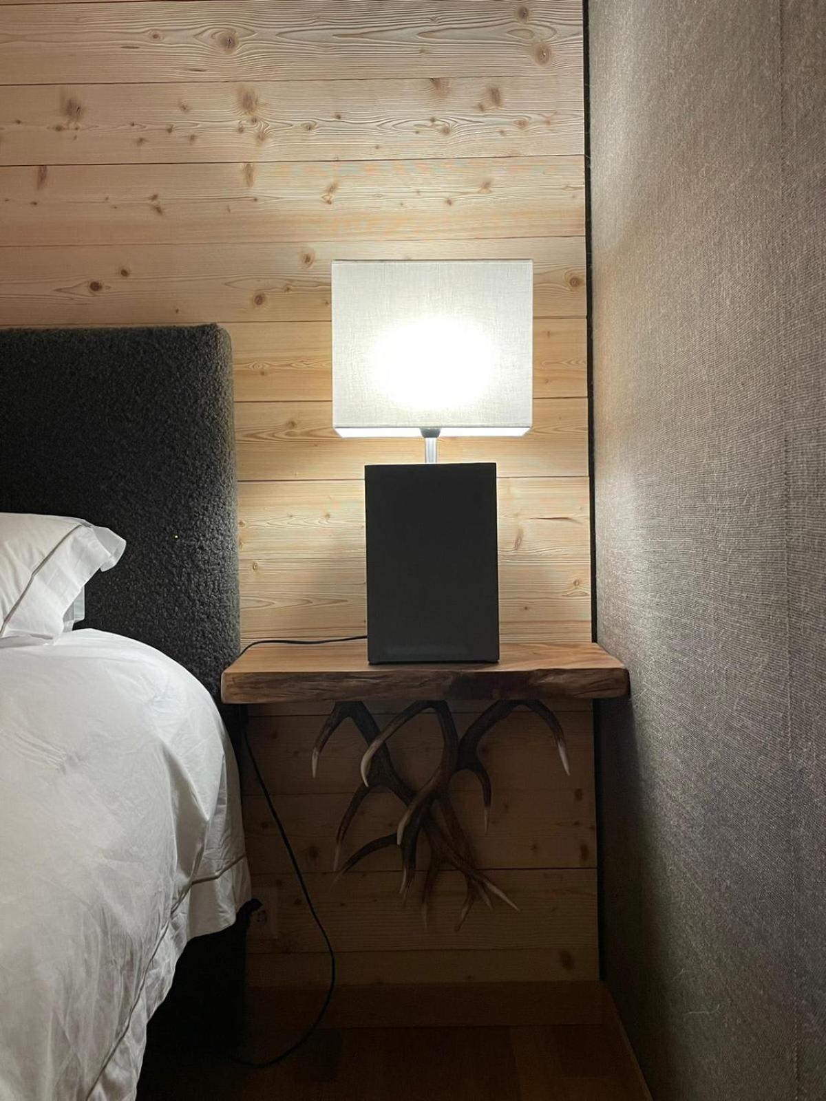 Alpine Haven 3-bedroom Chalet in Gstaad