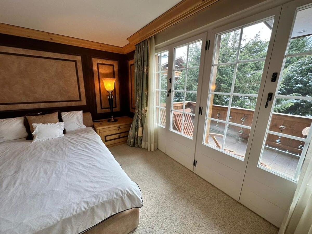 Luxury Flat Close to Park Hotel in Gstaad