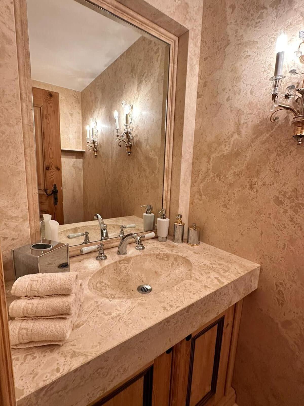 Luxury Flat Close to Park Hotel in Gstaad