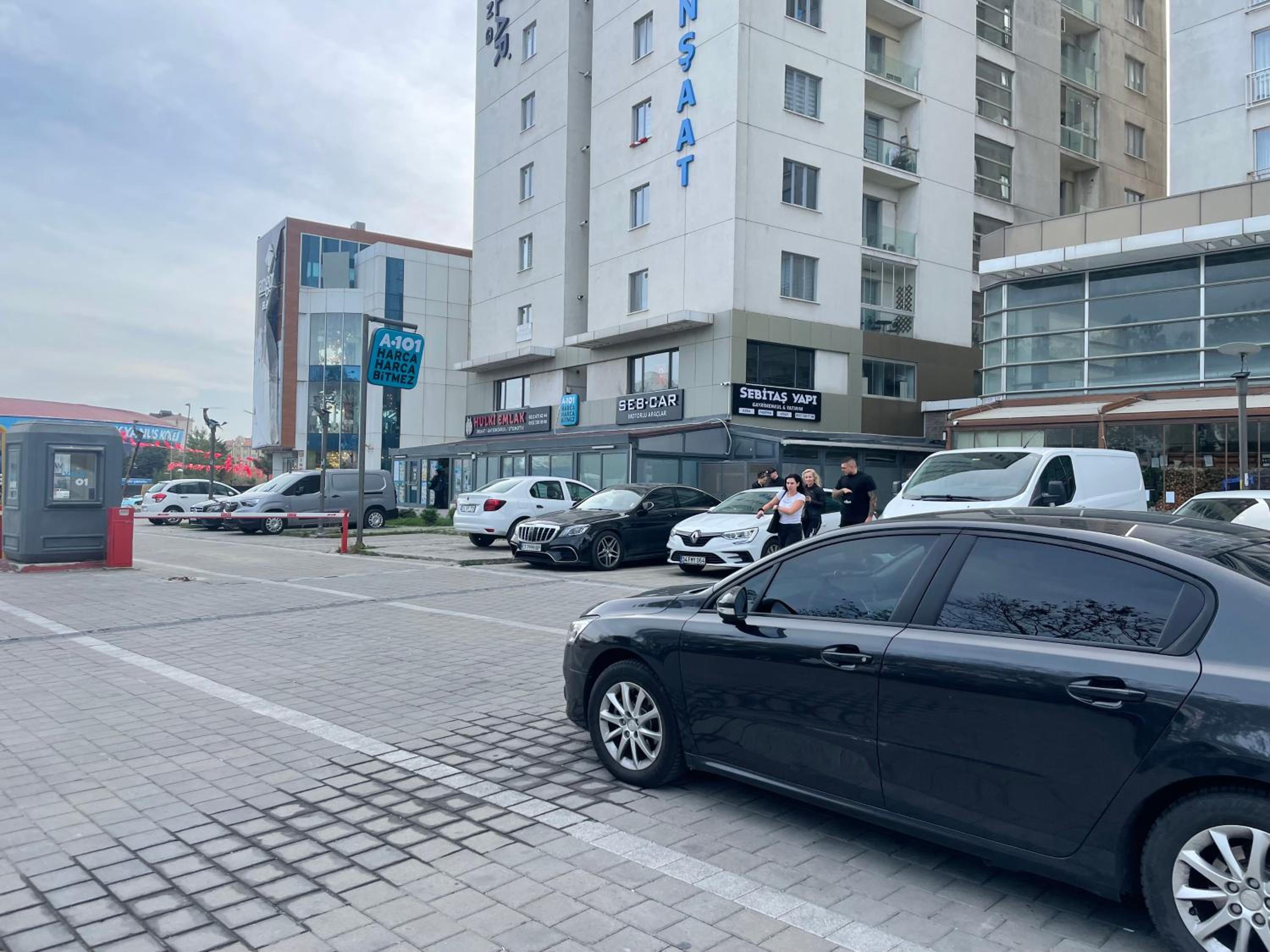 Bahçeşehir N TEPE sitesi avm gölet ulaşım merkezi konum view 2