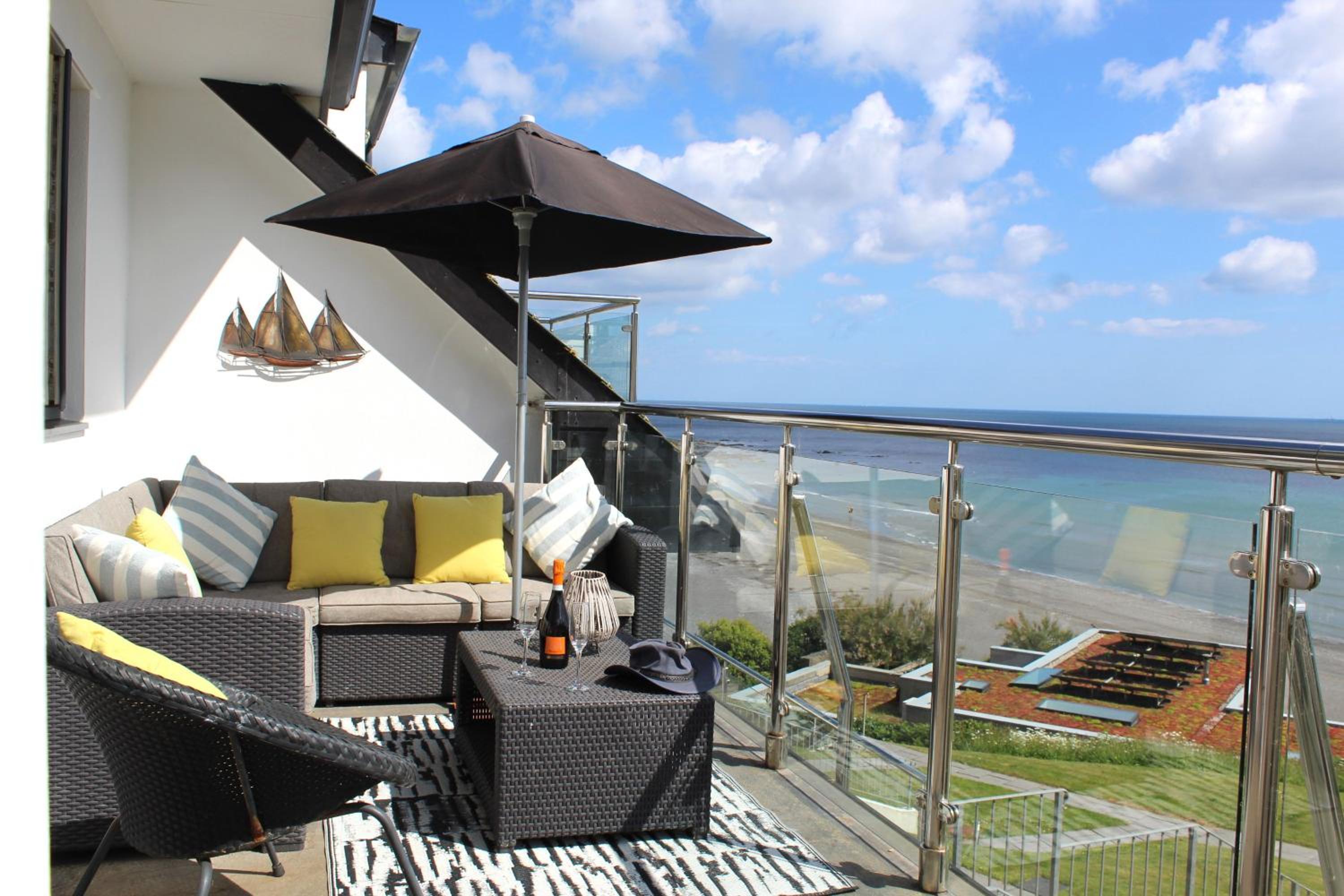 Apartment 19 view 3