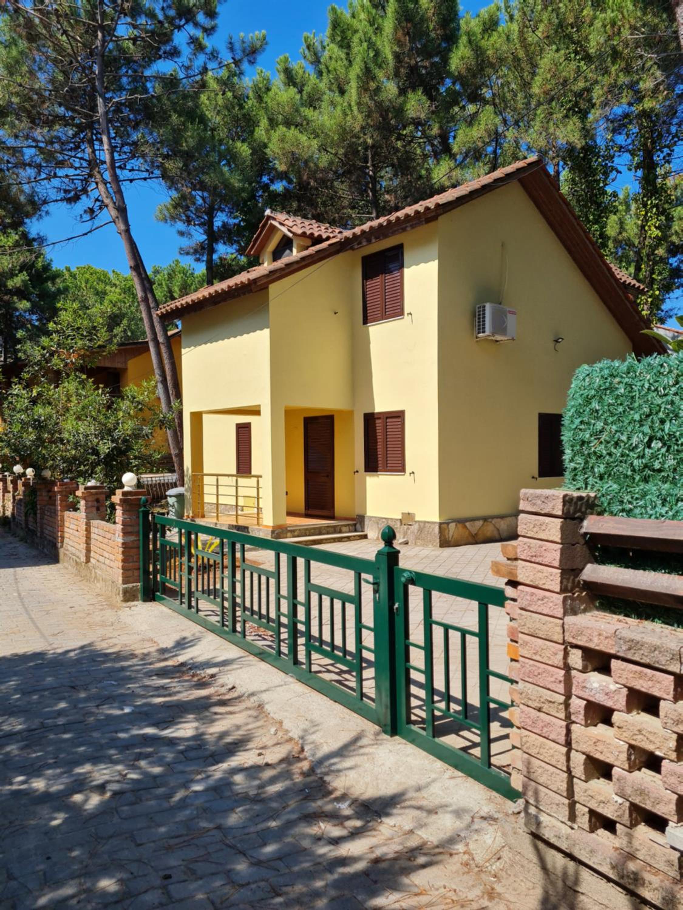 Vila 23 Qerret