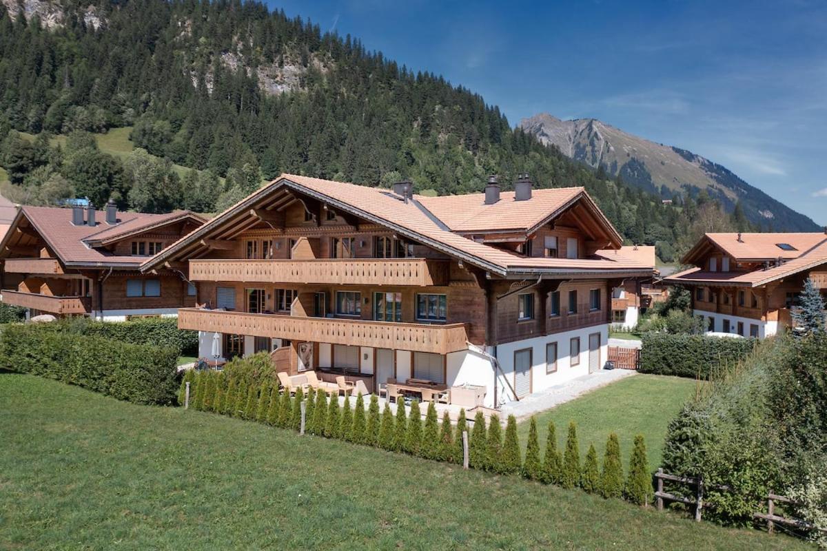Delightfully Presented Flat with Amazing Views