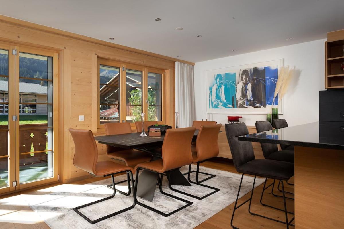 Delightfully Presented Flat with Amazing Views